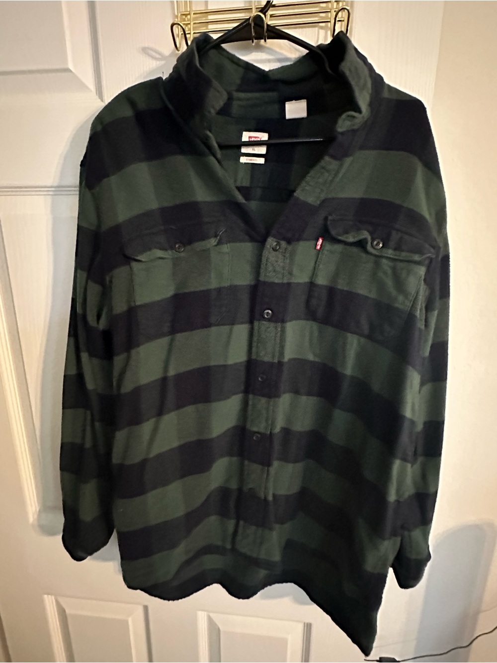 Levi's Men's Green and Navy Button-Up Shirt